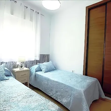 Con Piscina Compartida Y Terraza Privada