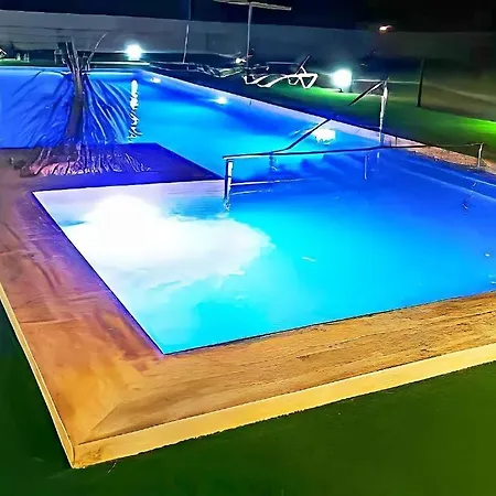 Con Piscina Compartida Y Terraza Privada *