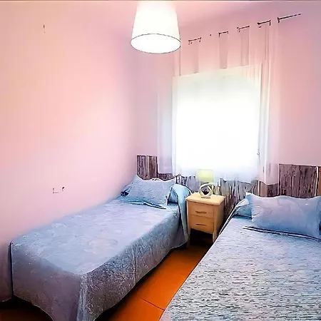 Con Piscina Compartida Y Terraza Privada